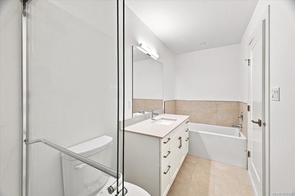 26 Leam Rd, Nanaimo, BC - Indoor Photo Showing Bathroom