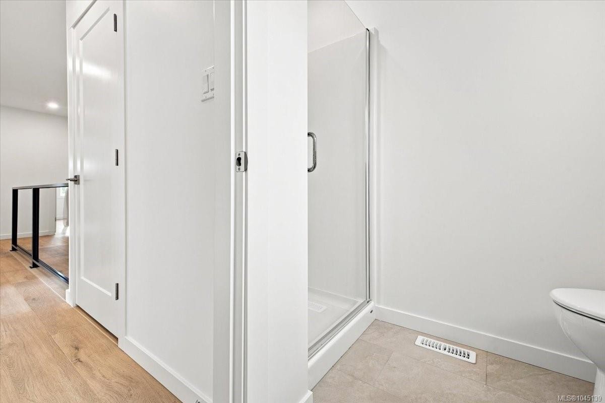 26 Leam Rd, Nanaimo, BC - Indoor
