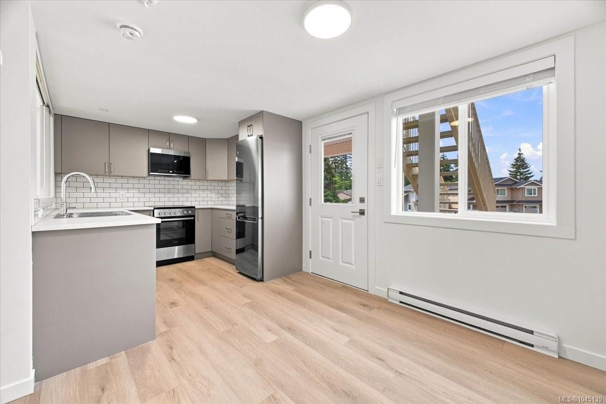 26 Leam Rd, Nanaimo, BC - Indoor Photo Showing Kitchen