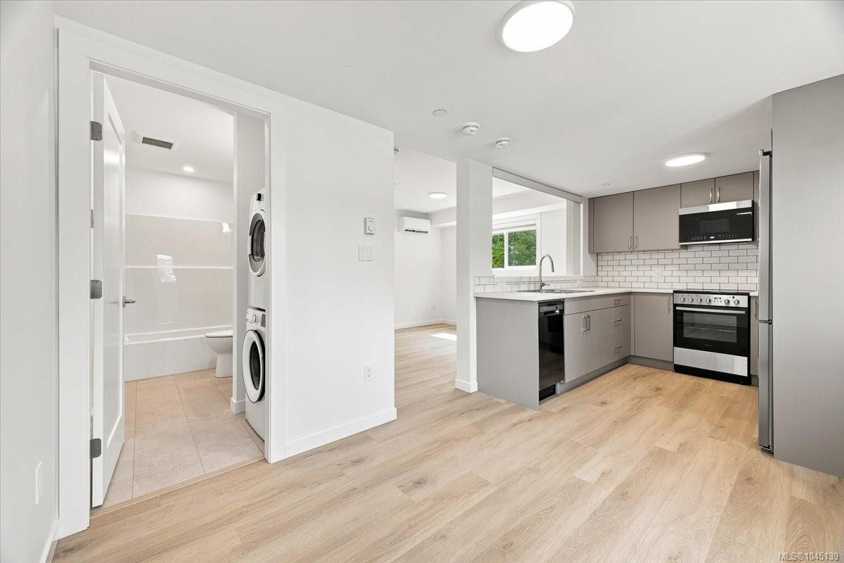 26 Leam Rd, Nanaimo, BC - Indoor Photo Showing Kitchen