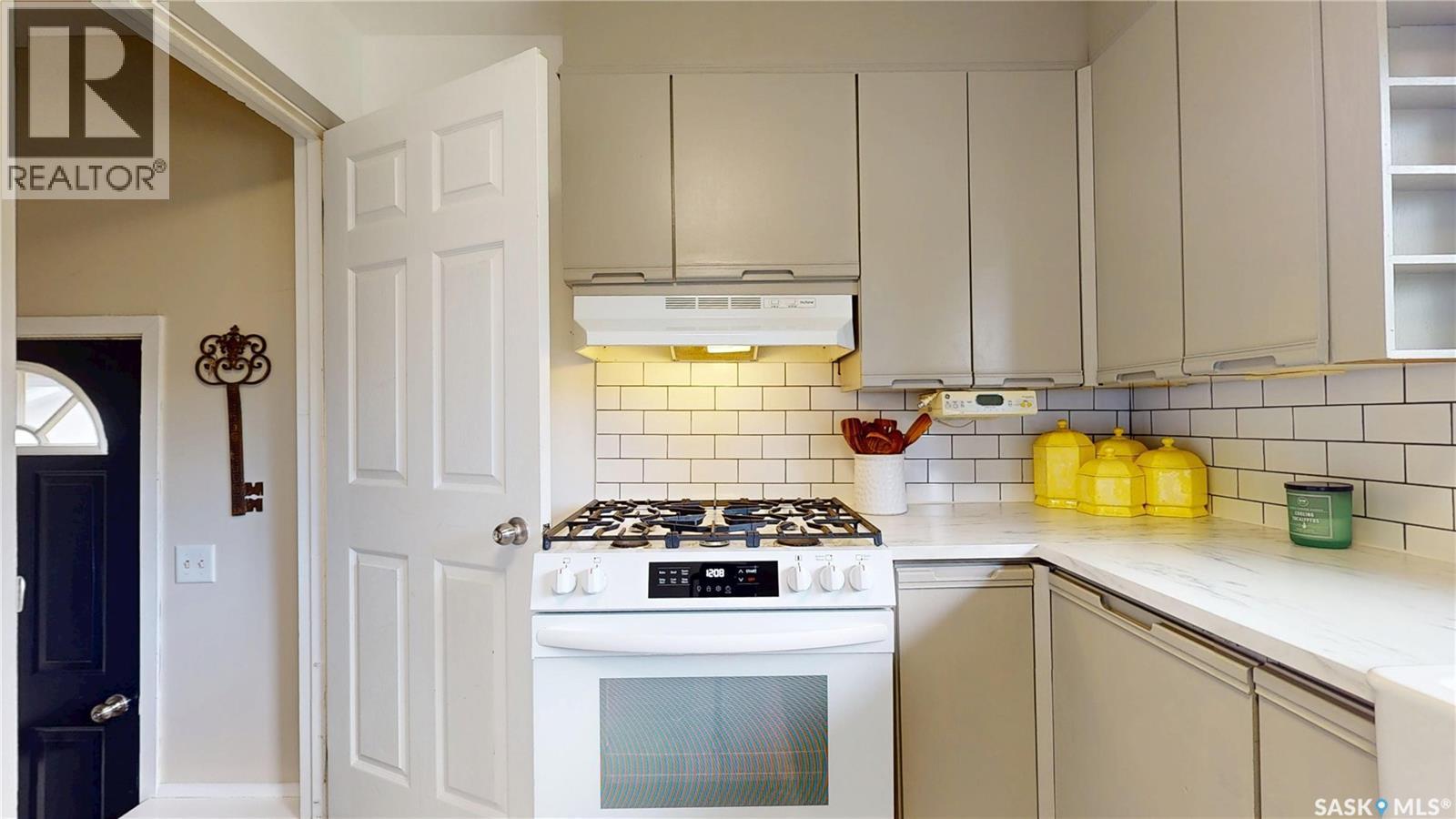 68 Cameron Crescent, Regina, SK - Indoor Photo Showing Kitchen