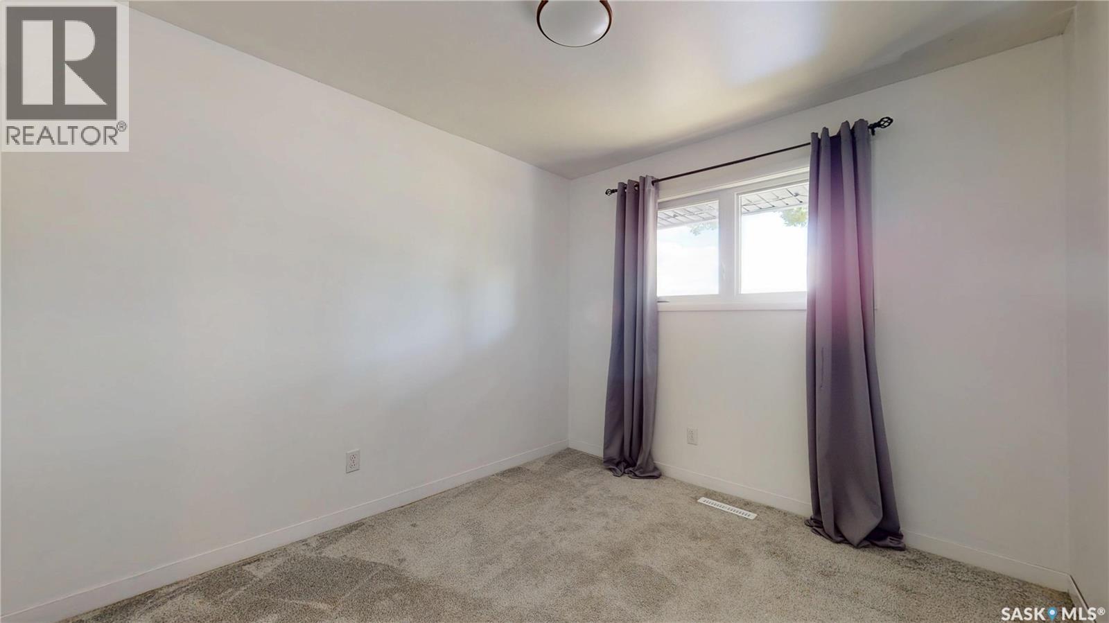 68 Cameron Crescent, Regina, SK - Indoor Photo Showing Other Room