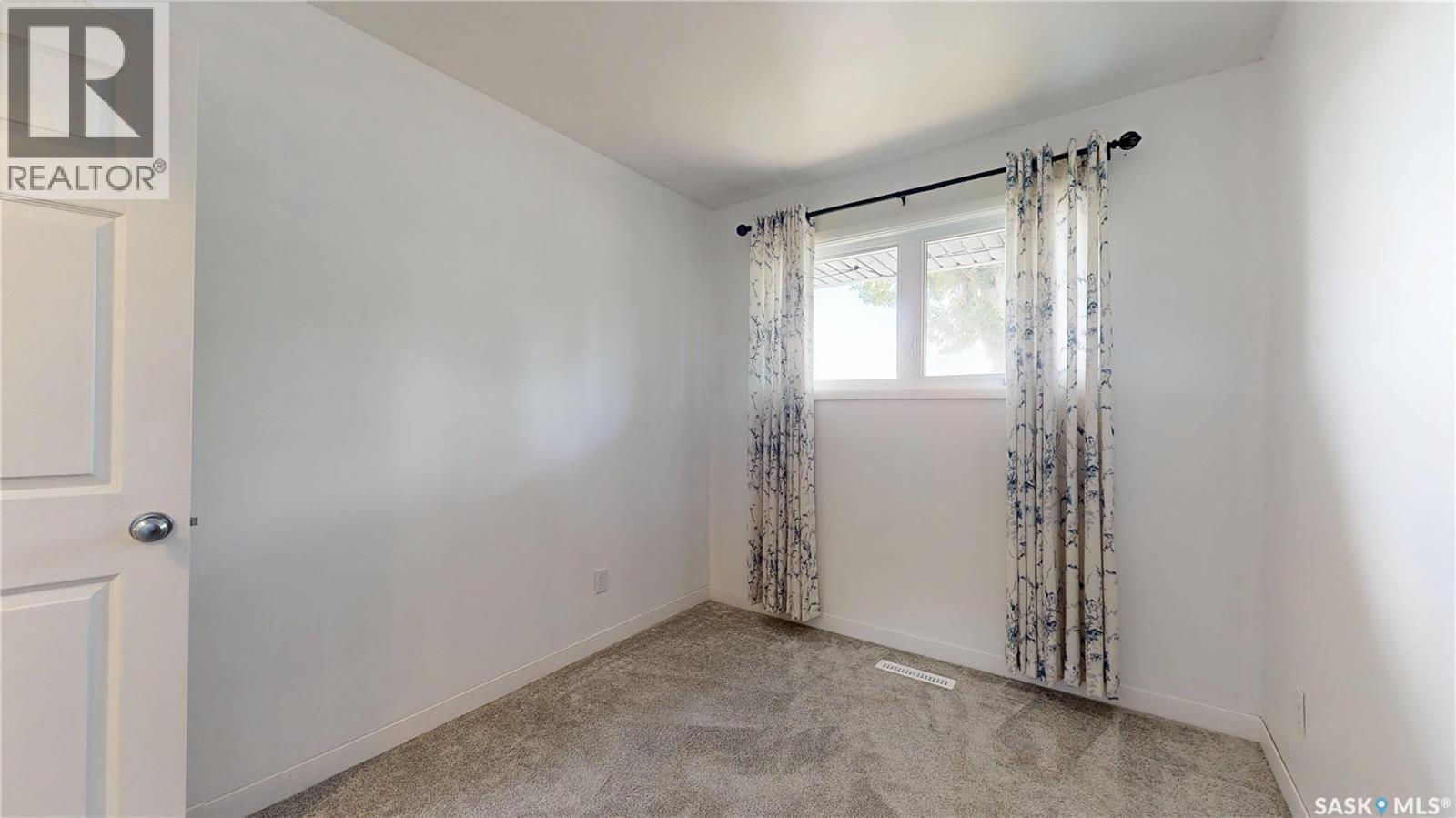 68 Cameron Crescent, Regina, SK - Indoor Photo Showing Other Room