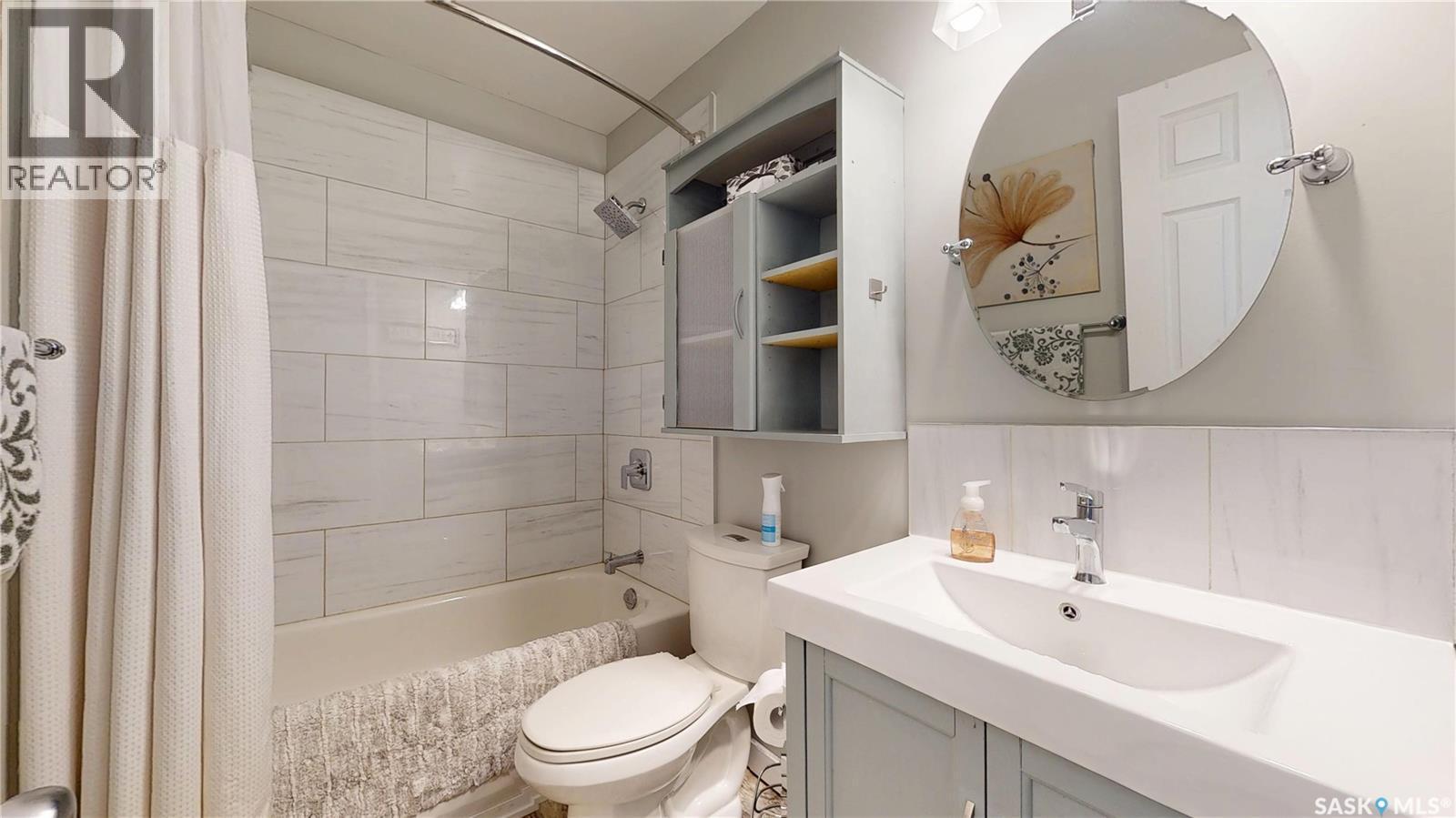 68 Cameron Crescent, Regina, SK - Indoor Photo Showing Bathroom