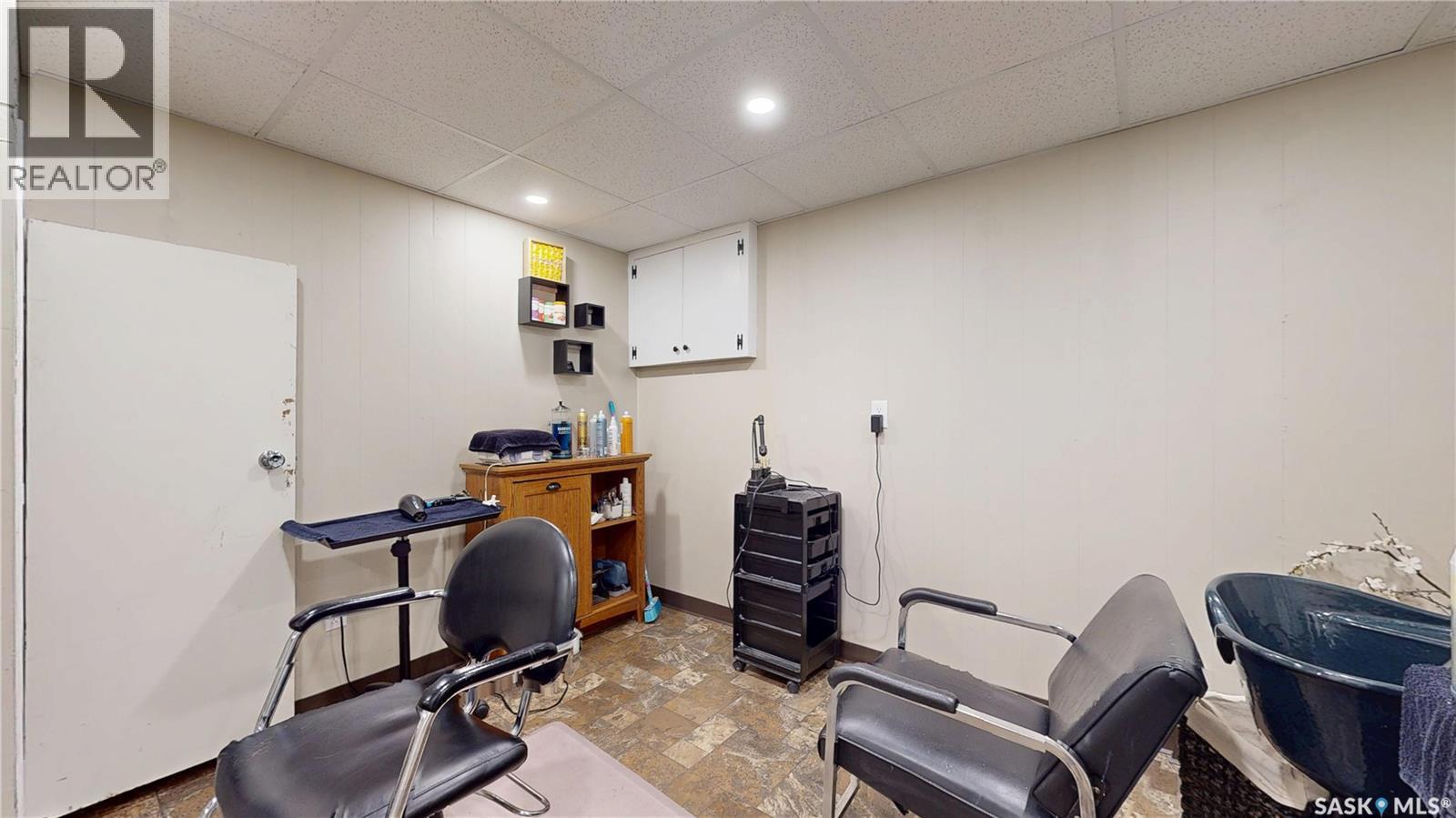 68 Cameron Crescent, Regina, SK - Indoor Photo Showing Office