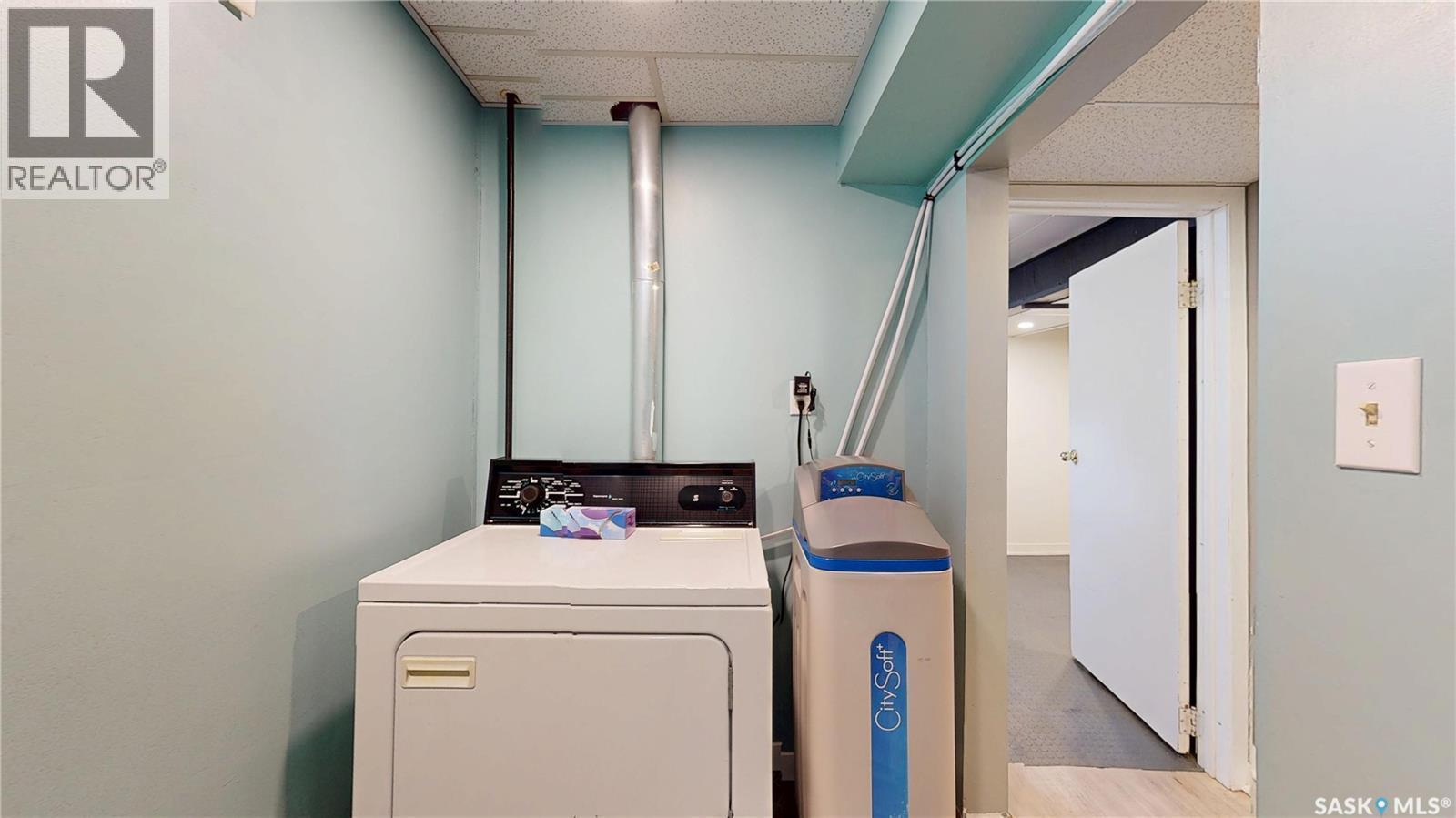 68 Cameron Crescent, Regina, SK - Indoor Photo Showing Laundry Room