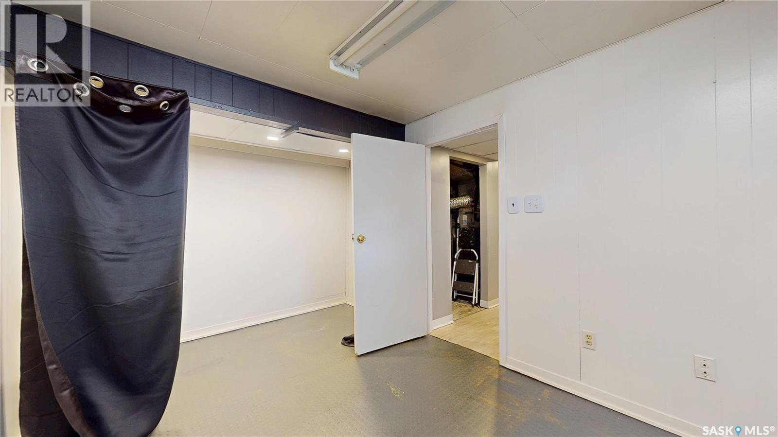 68 Cameron Crescent, Regina, SK - Indoor Photo Showing Other Room