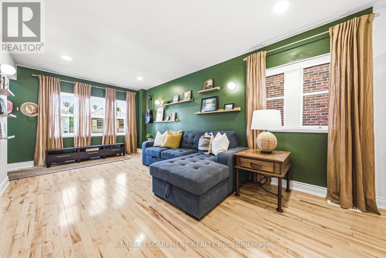 255 Weir Street N, Hamilton, ON - Indoor