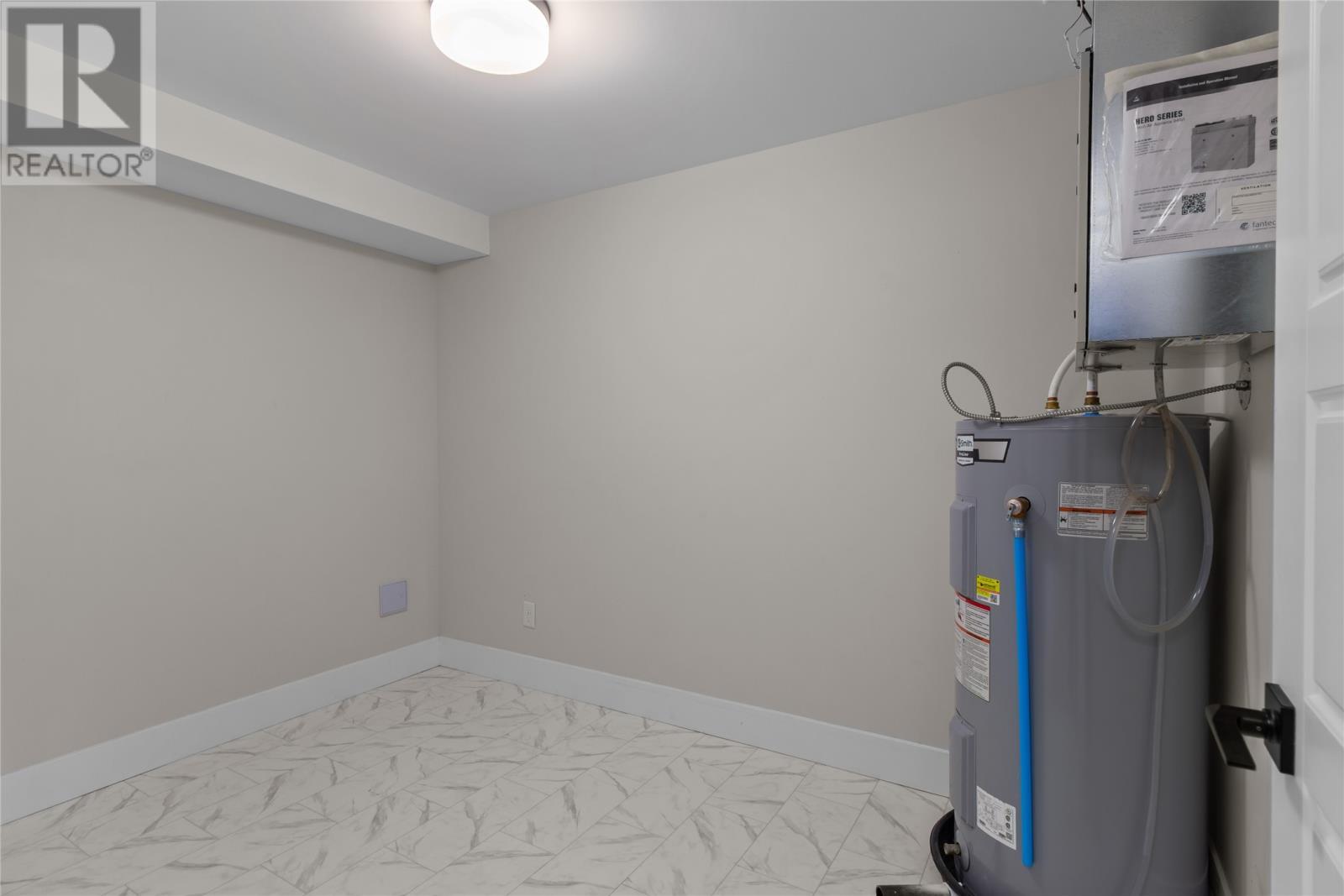 21 Devaughn Street, Paradise, NL - Indoor Photo Showing Other Room