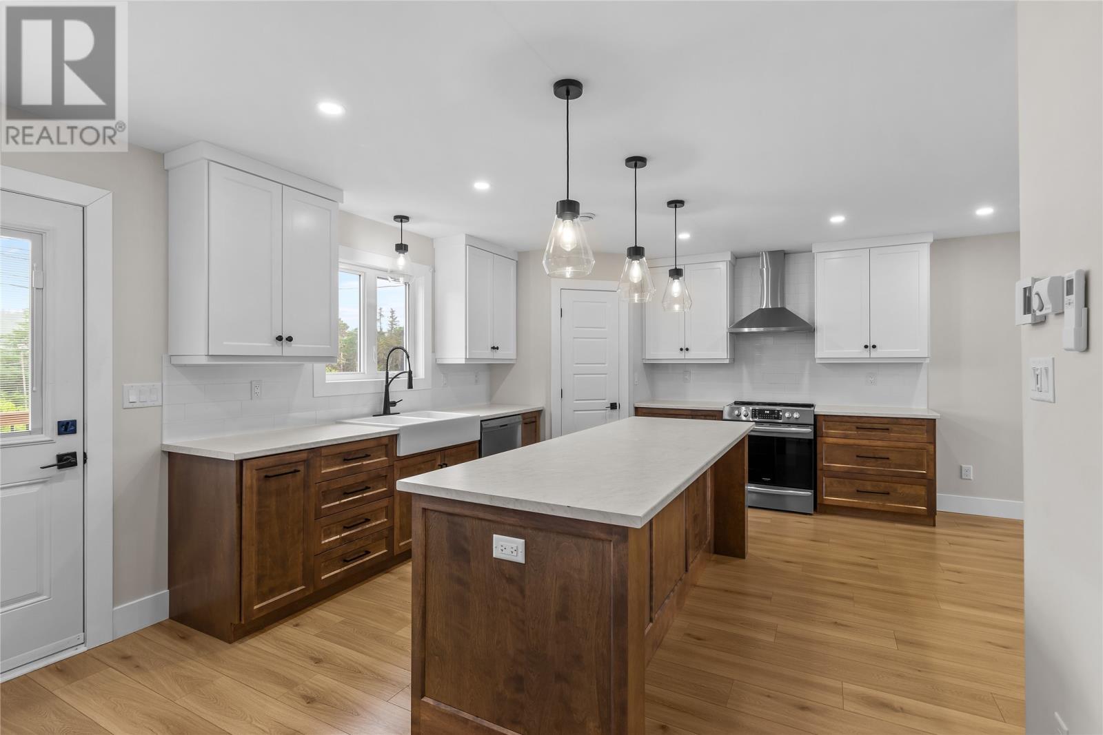 21 Devaughn Street, Paradise, NL - Indoor Photo Showing Kitchen With Upgraded Kitchen