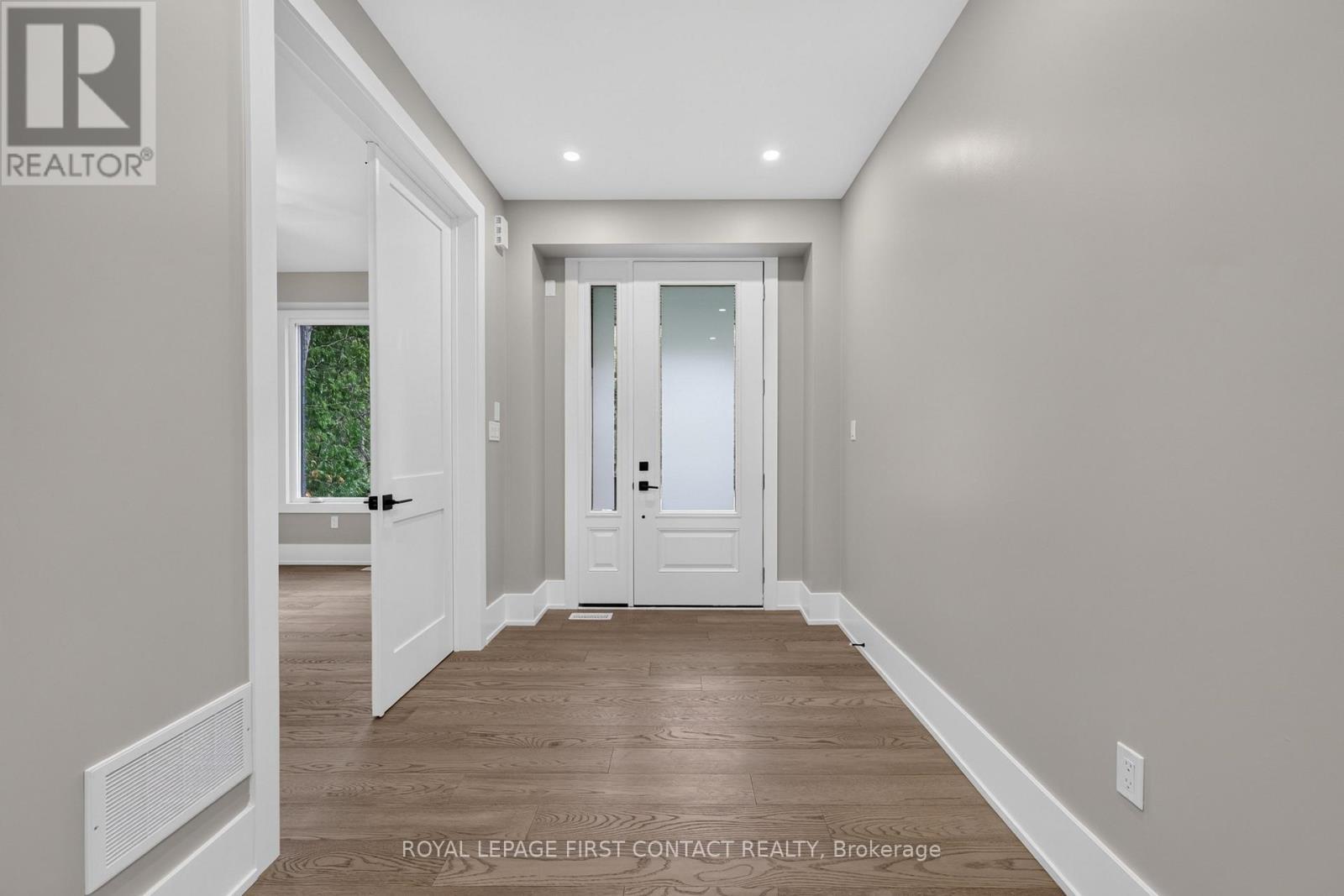 Front Entrance - Upper - 933 7Th Line, Innisfil, ON - Indoor Photo Showing Other Room