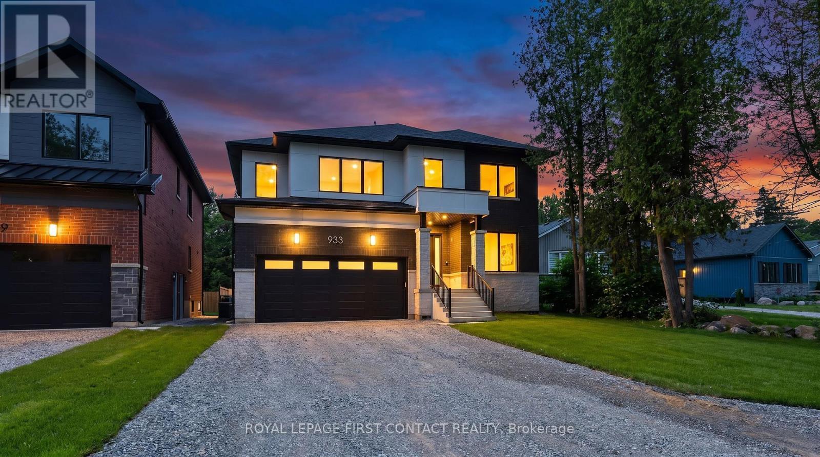 Upper - 933 7Th Line, Innisfil, ON - Outdoor With Facade