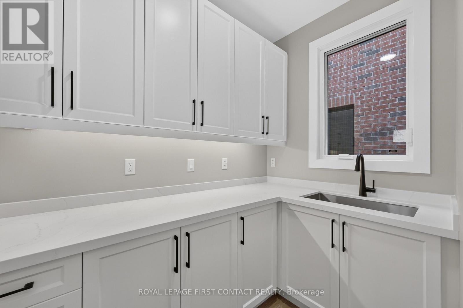 Pantry - Upper - 933 7Th Line, Innisfil, ON - Indoor