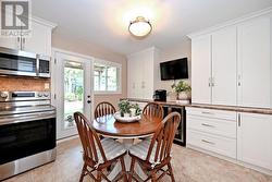 extra plenty of cupboards for kitchen gadgets - 