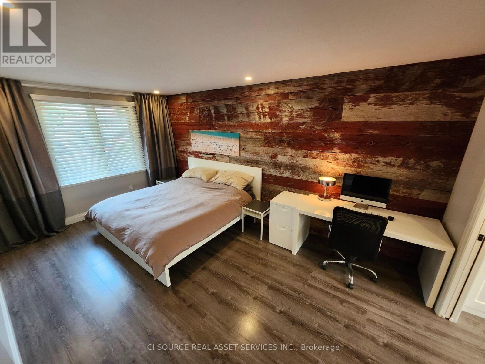 699 Castleguard Crescent, Burlington, ON - Indoor Photo Showing Bedroom