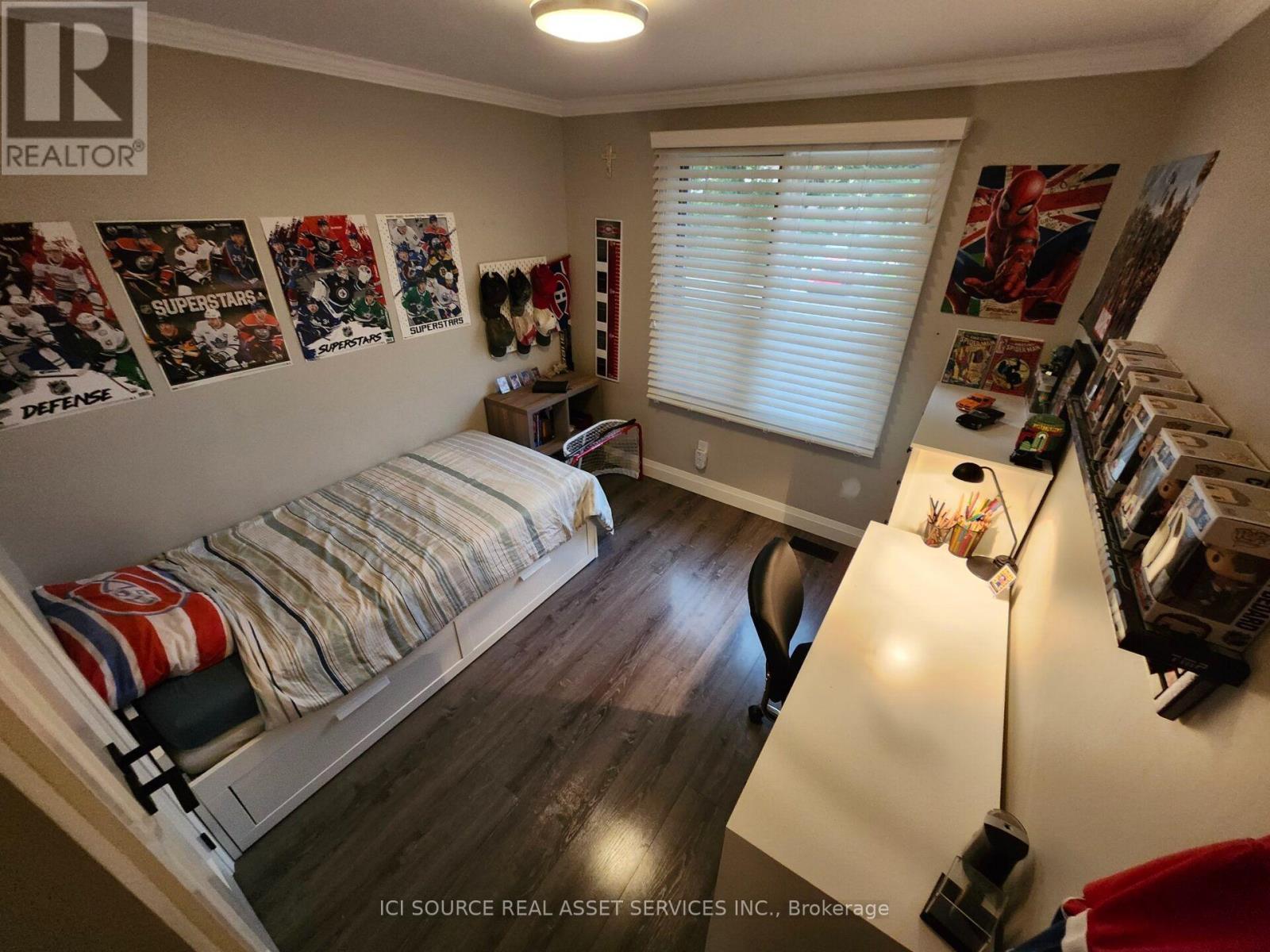 699 Castleguard Crescent, Burlington, ON - Indoor Photo Showing Bedroom