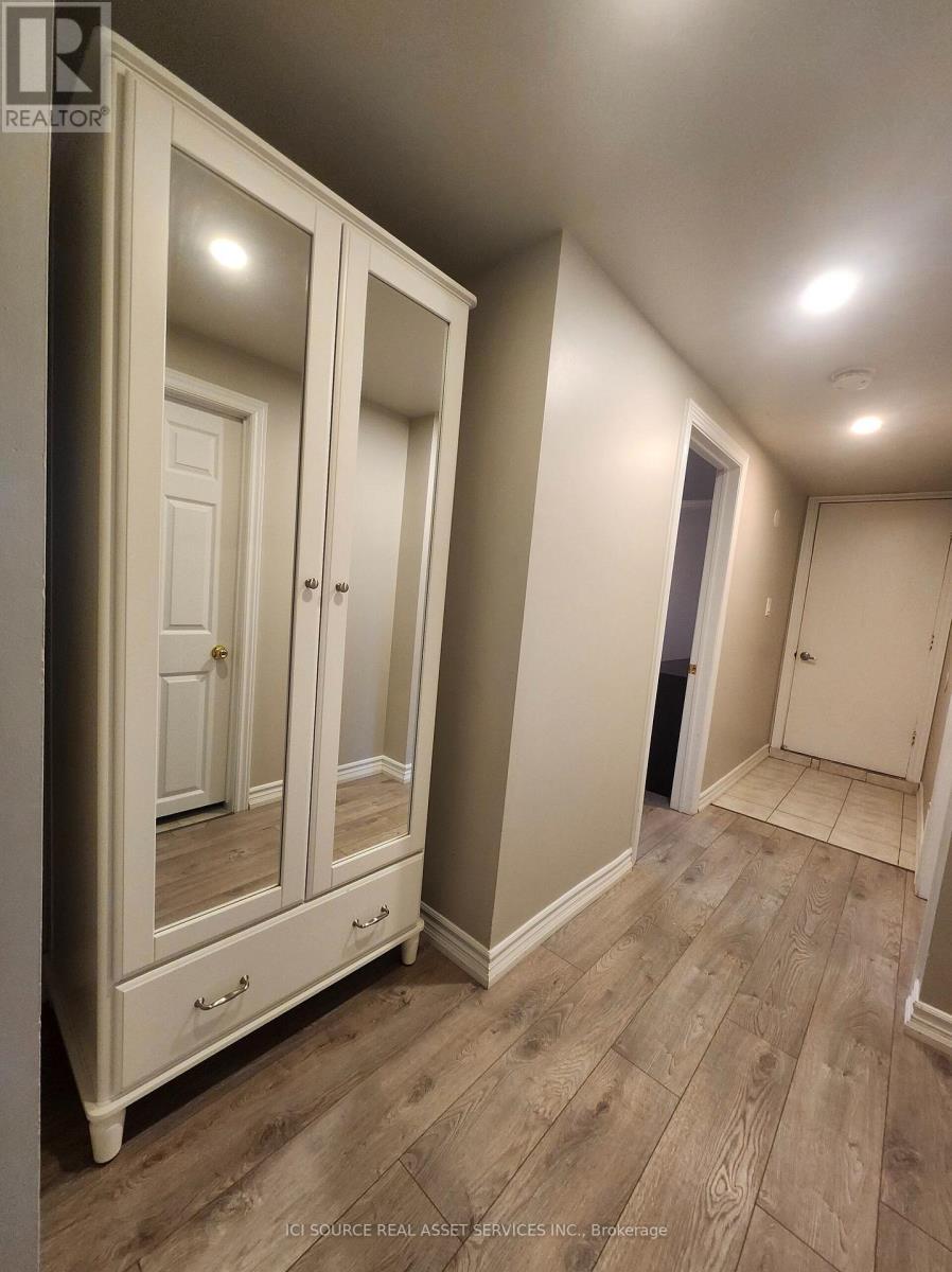 699 Castleguard Crescent, Burlington, ON - Indoor Photo Showing Other Room