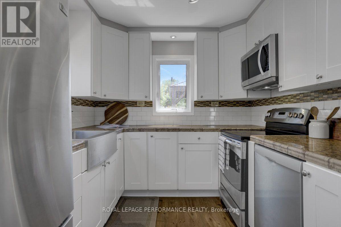 12 Prince Albert Street, Ottawa, ON - Indoor Photo Showing Kitchen
