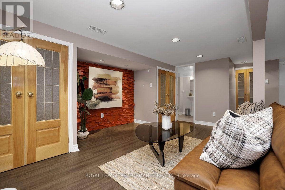 12 Prince Albert Street, Ottawa, ON - Indoor