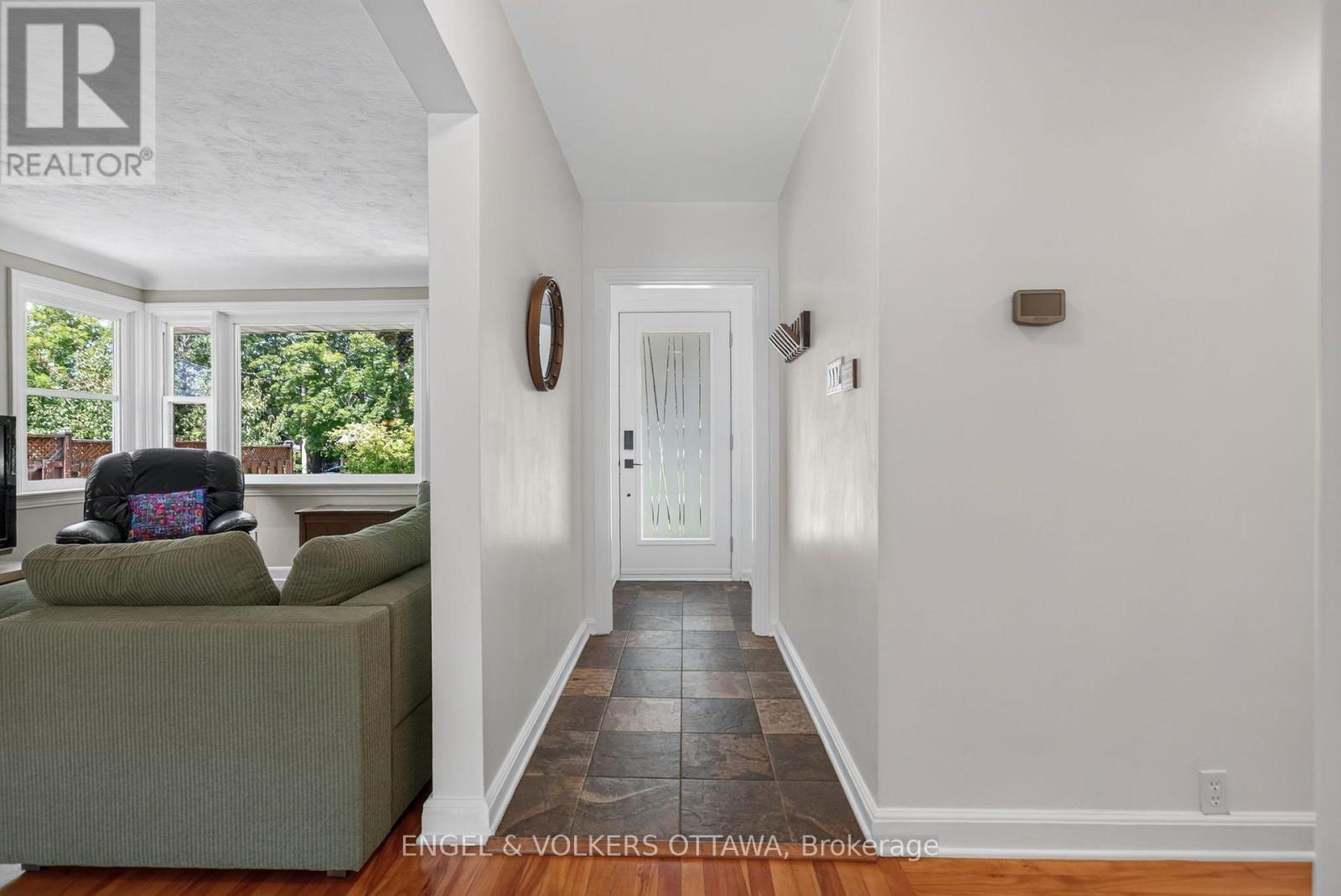 134 Rachael Avenue, Ottawa, ON - Indoor Photo Showing Other Room