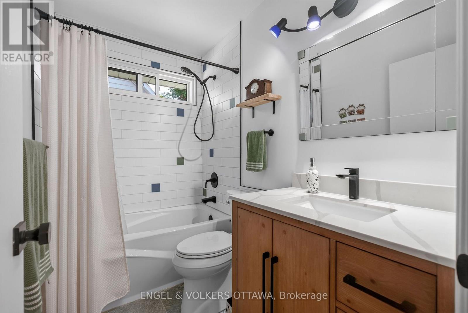 134 Rachael Avenue, Ottawa, ON - Indoor Photo Showing Bathroom