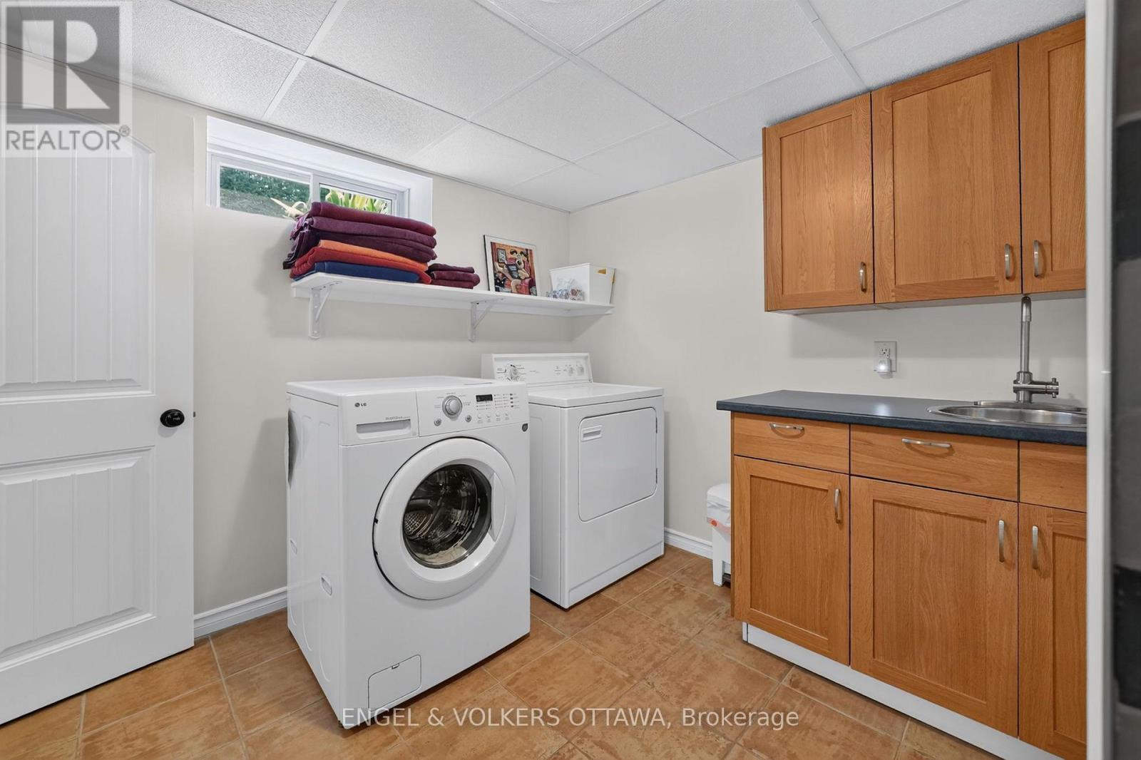 134 Rachael Avenue, Ottawa, ON - Indoor Photo Showing Laundry Room