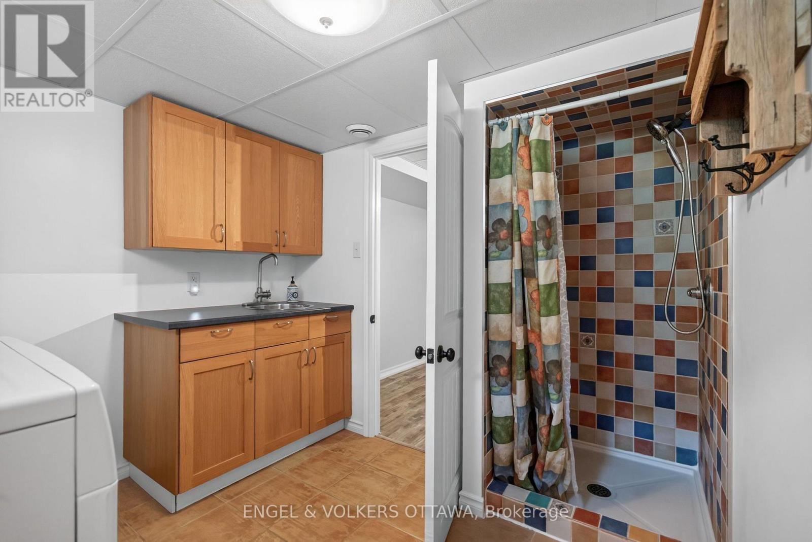 134 Rachael Avenue, Ottawa, ON - Indoor Photo Showing Laundry Room