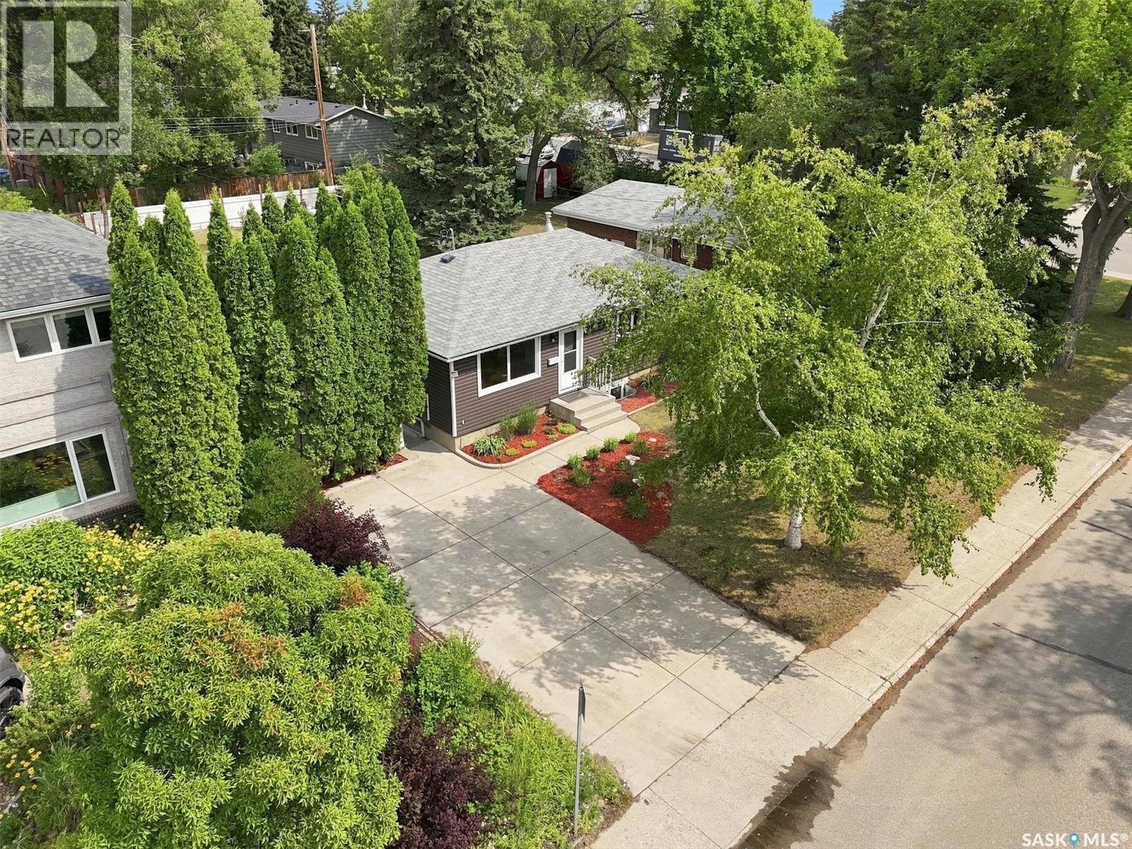 1315 Wilson Crescent, Saskatoon, SK - Outdoor