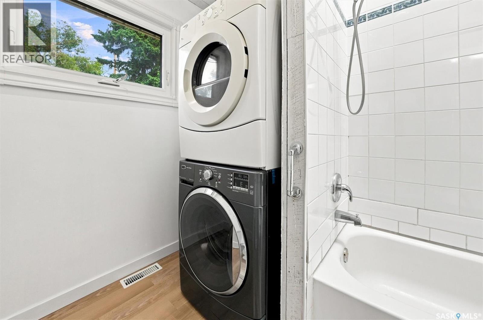 1315 Wilson Crescent, Saskatoon, SK - Indoor Photo Showing Laundry Room
