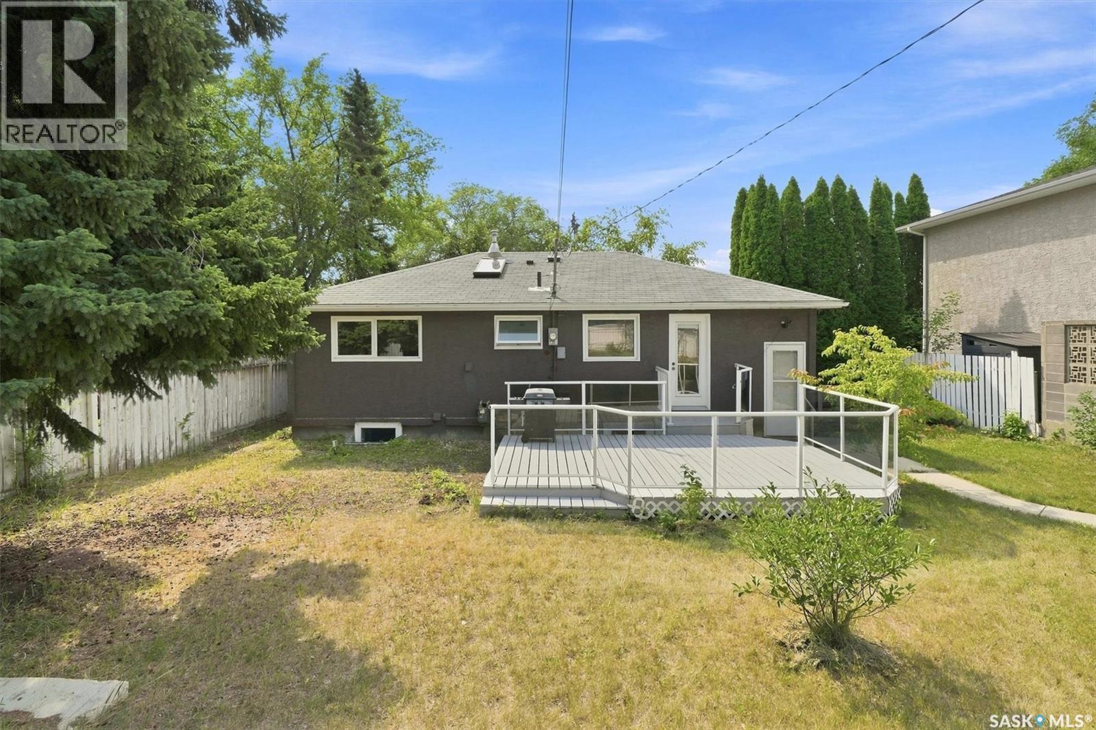 1315 Wilson Crescent, Saskatoon, SK - Outdoor