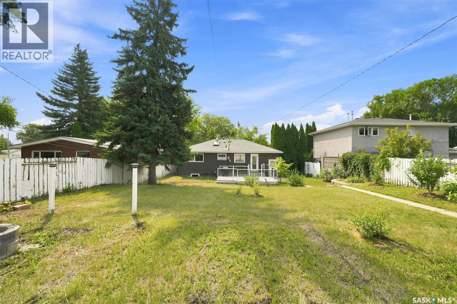 1315 Wilson Crescent, Saskatoon, SK - Outdoor