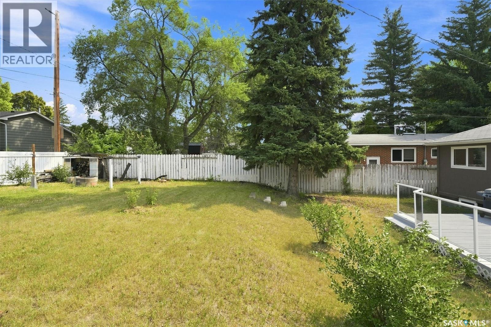 1315 Wilson Crescent, Saskatoon, SK - Outdoor