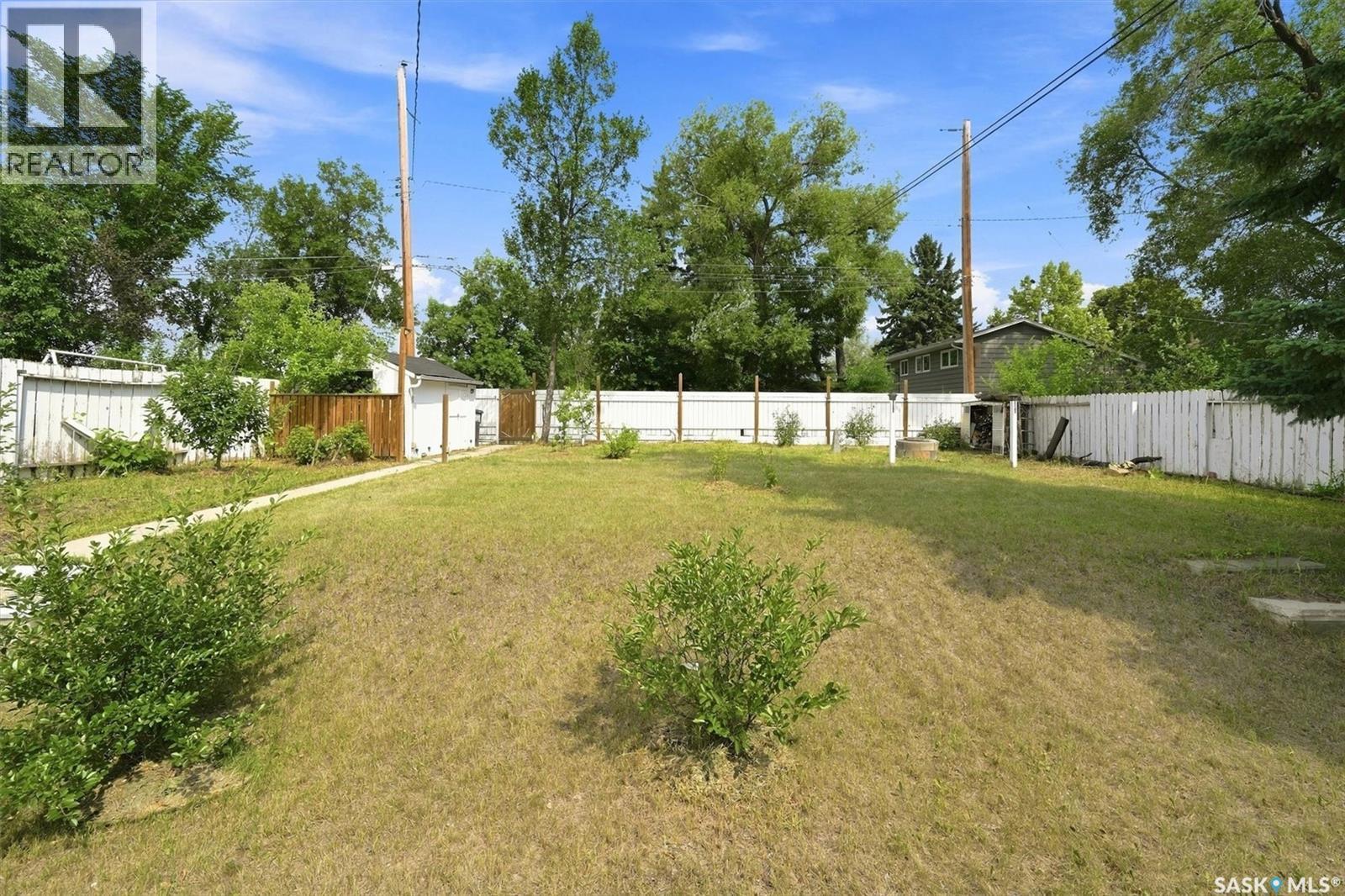 1315 Wilson Crescent, Saskatoon, SK - Outdoor