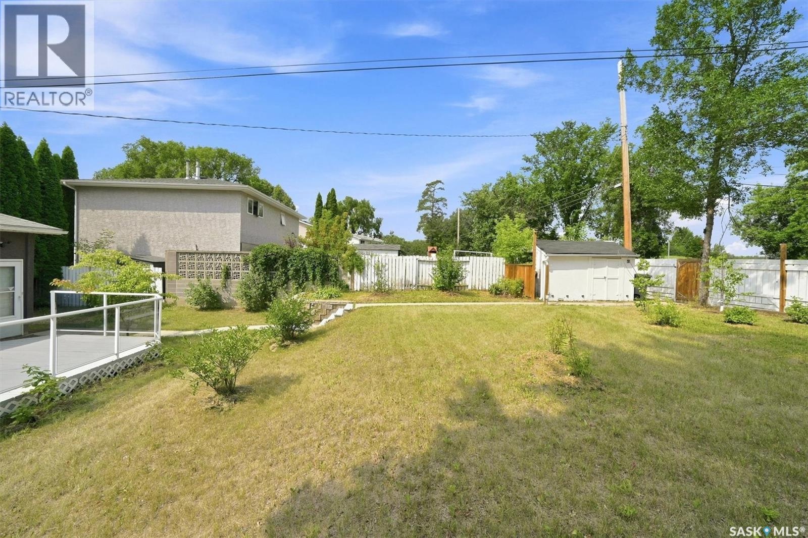 1315 Wilson Crescent, Saskatoon, SK - Outdoor