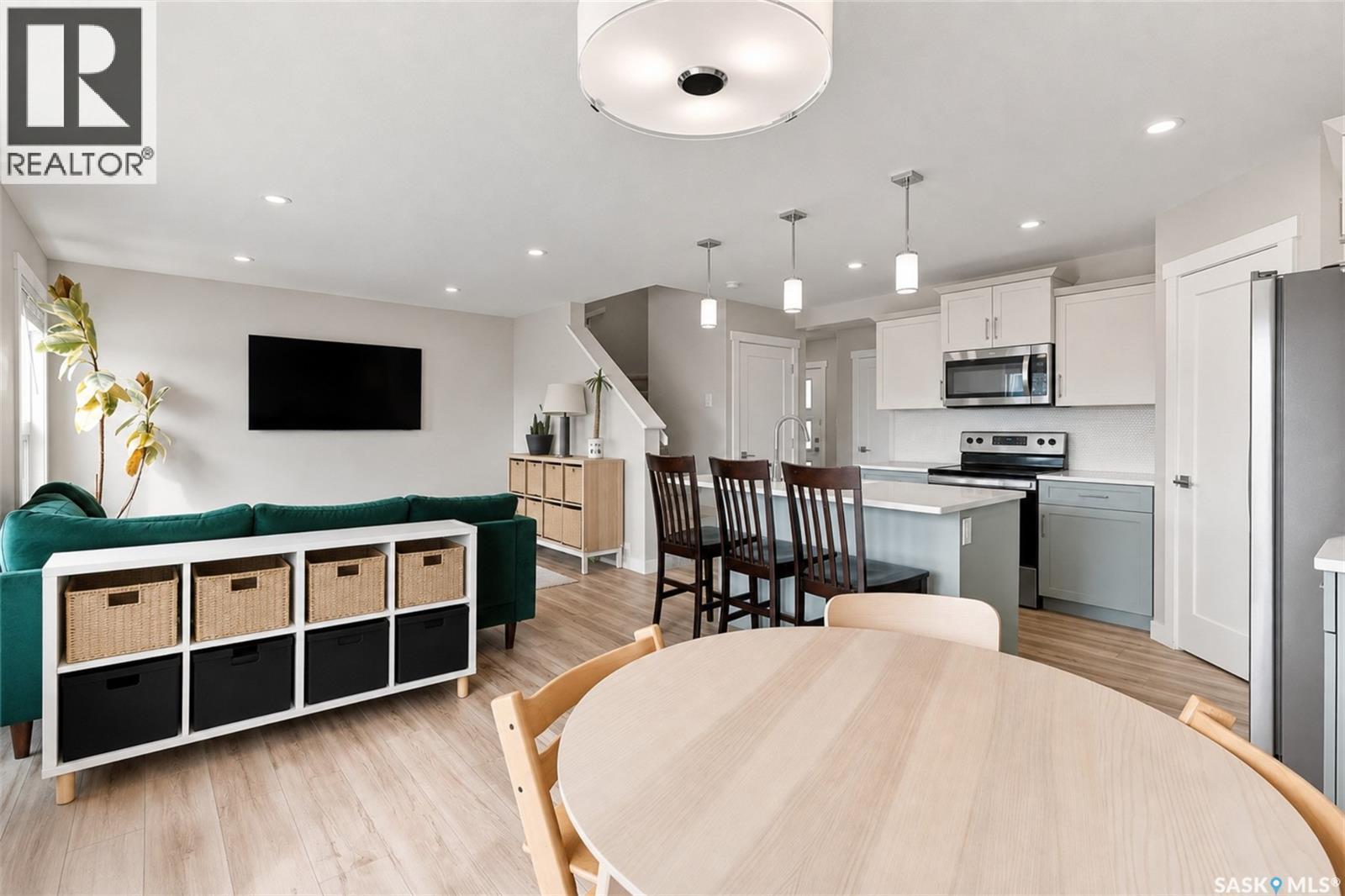 422 Myles Heidt Manor, Saskatoon, SK - Indoor