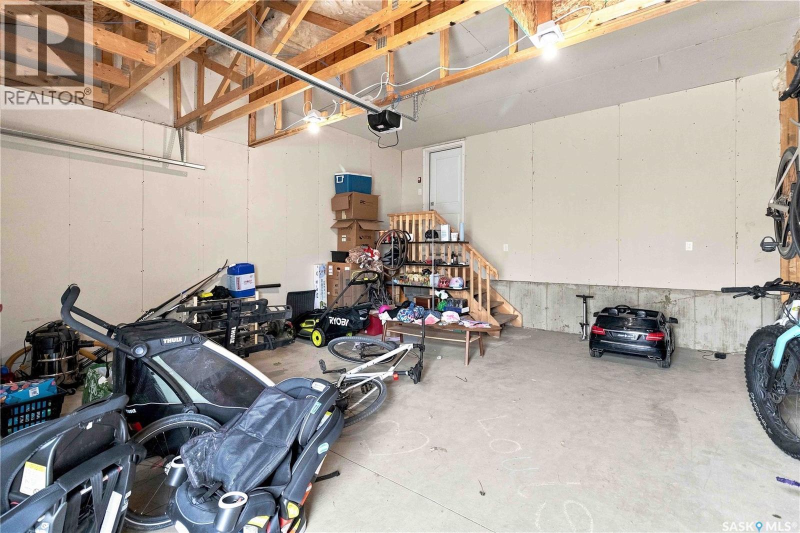 422 Myles Heidt Manor, Saskatoon, SK - Indoor Photo Showing Garage