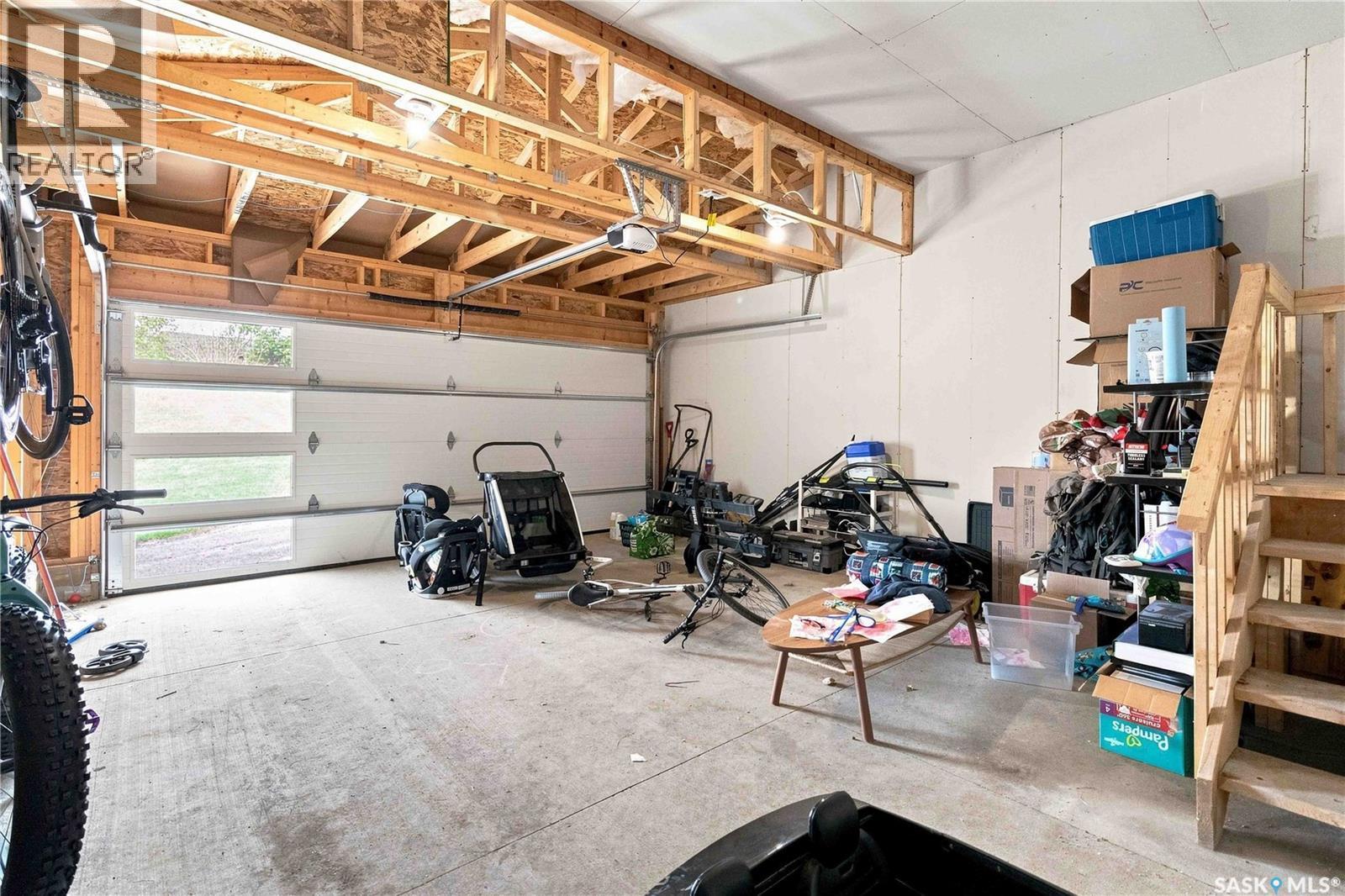 422 Myles Heidt Manor, Saskatoon, SK - Indoor Photo Showing Garage