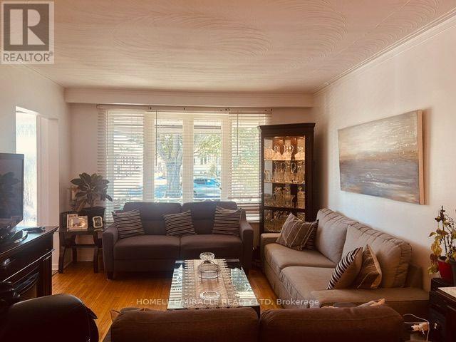 58 Telco Crescent, Toronto, ON - Indoor Photo Showing Living Room