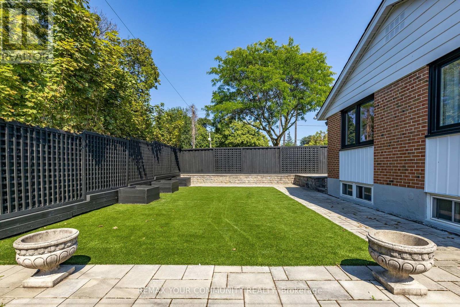 2 Doonaree Drive, Toronto, ON - Outdoor