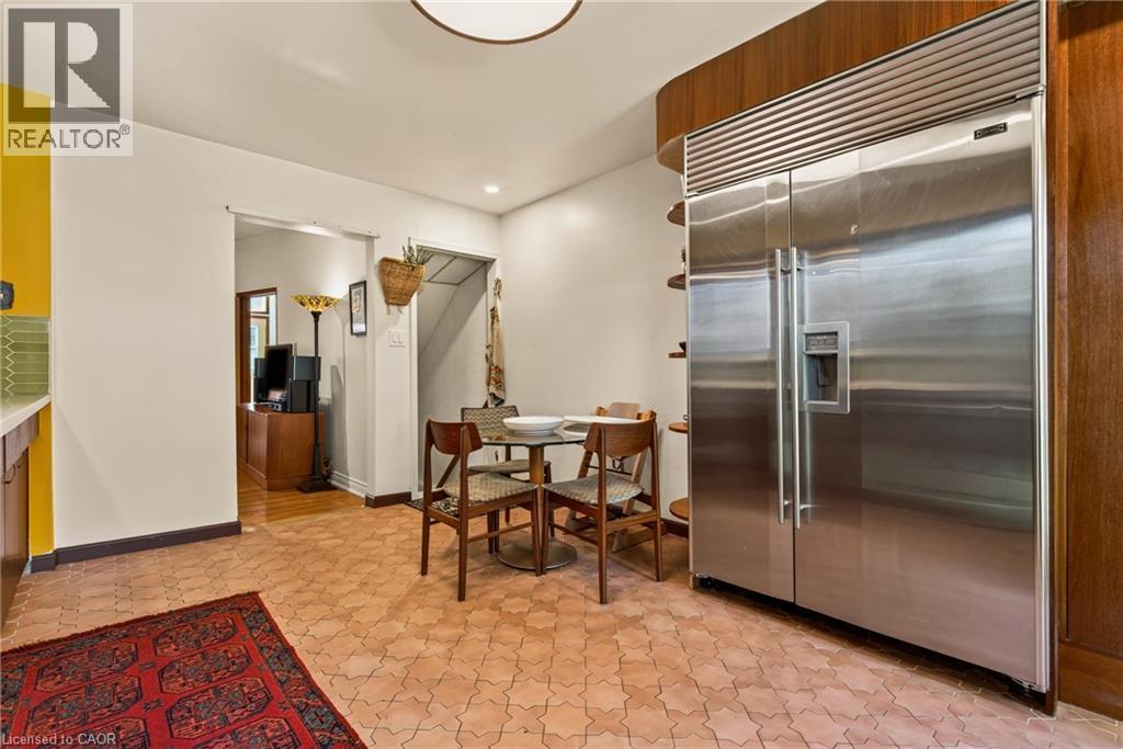 22 Spring Street, Hamilton, ON - Indoor