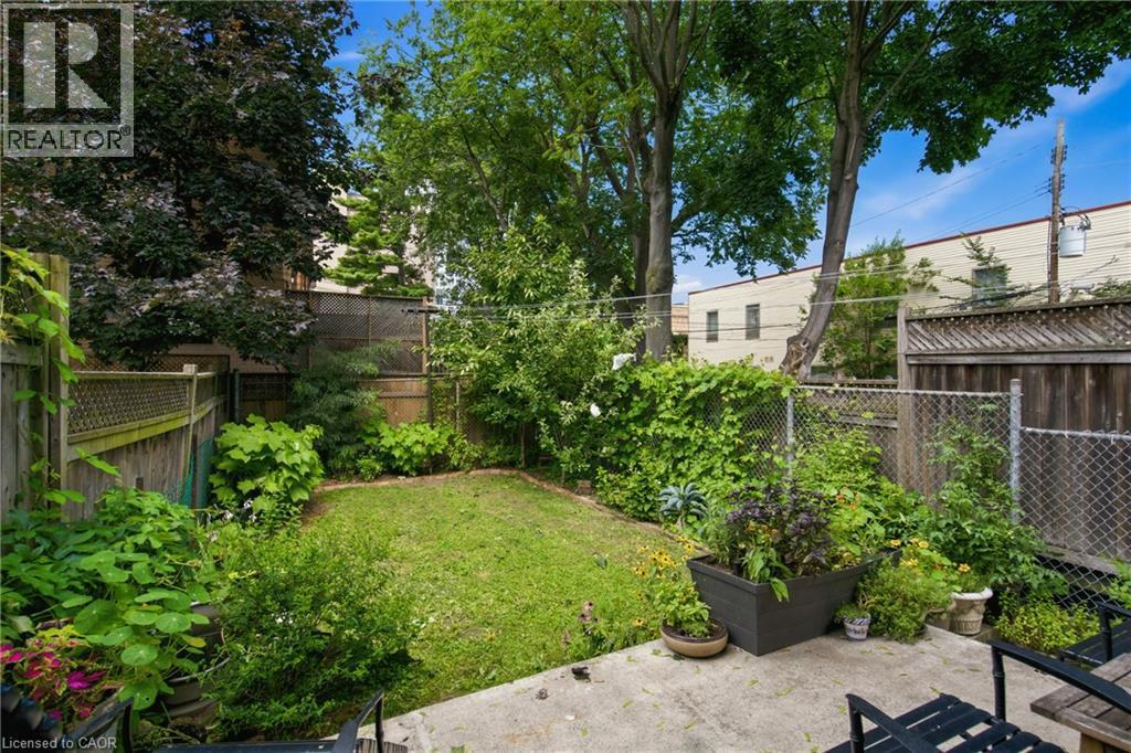 22 Spring Street, Hamilton, ON - Outdoor With Backyard
