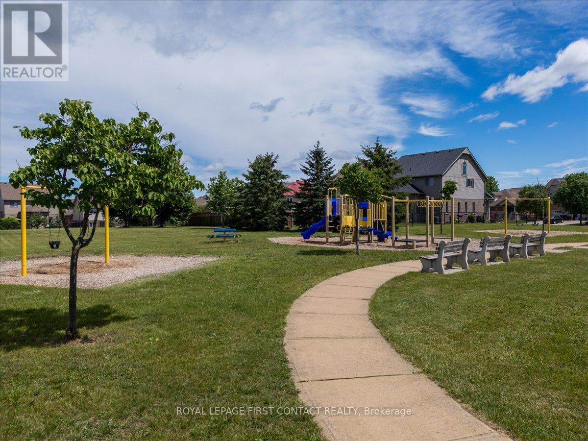 Brownley Park - 182 Banting Crescent, Essa, ON - Outdoor