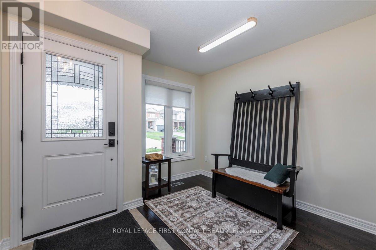 Foyer - 182 Banting Crescent, Essa, ON - Indoor Photo Showing Other Room