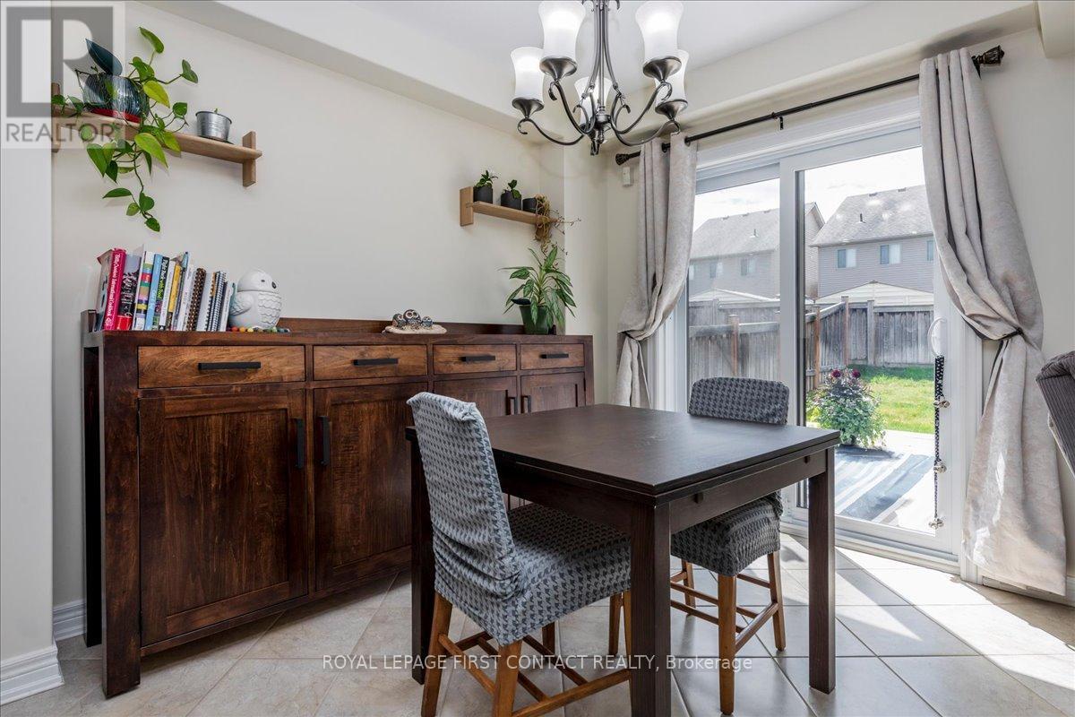 Dining Area - 182 Banting Crescent, Essa, ON - Indoor Photo Showing Dining Room