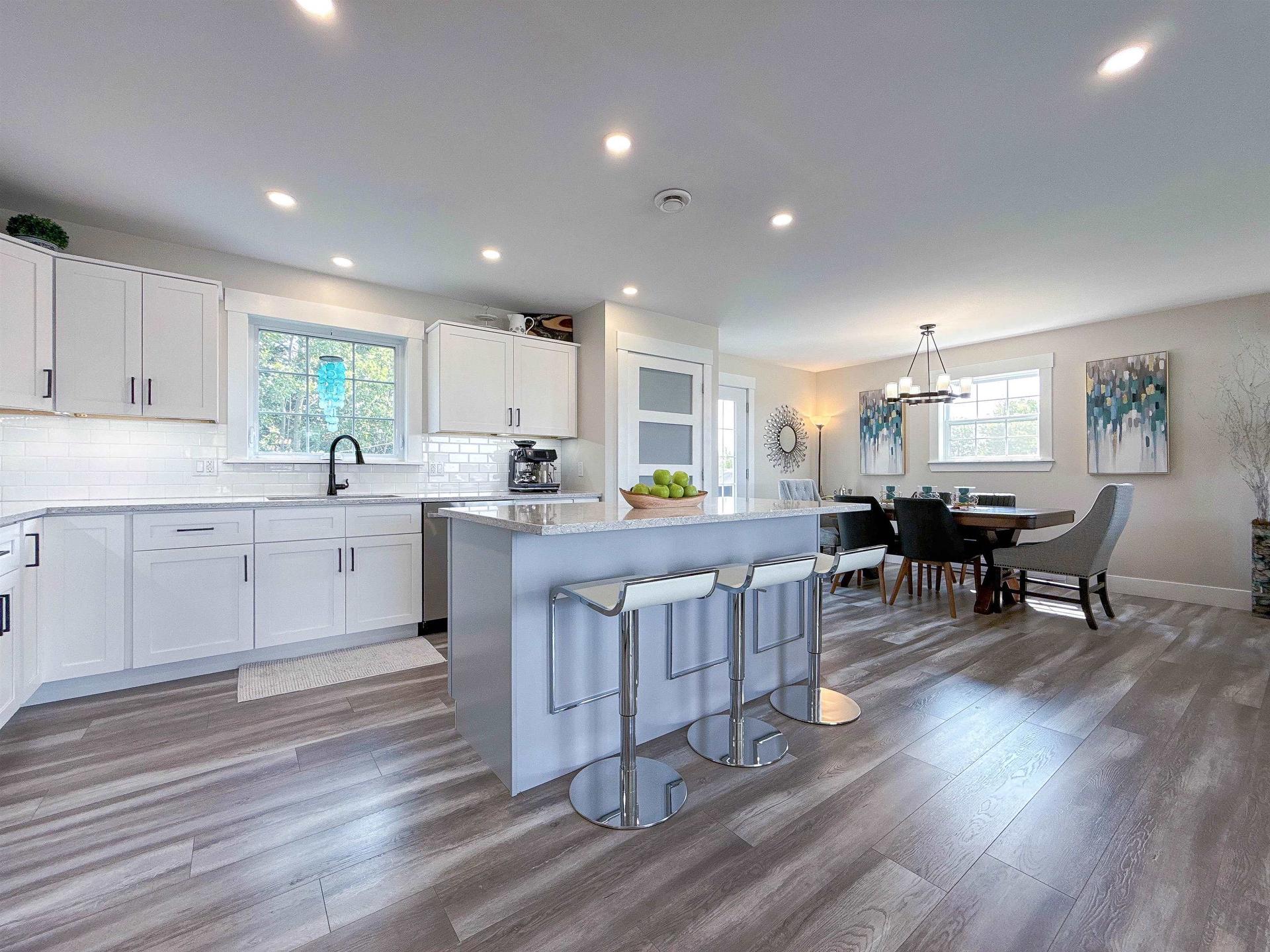 34 Waters Edge Lane, Cornwall, PE - Indoor Photo Showing Kitchen With Upgraded Kitchen