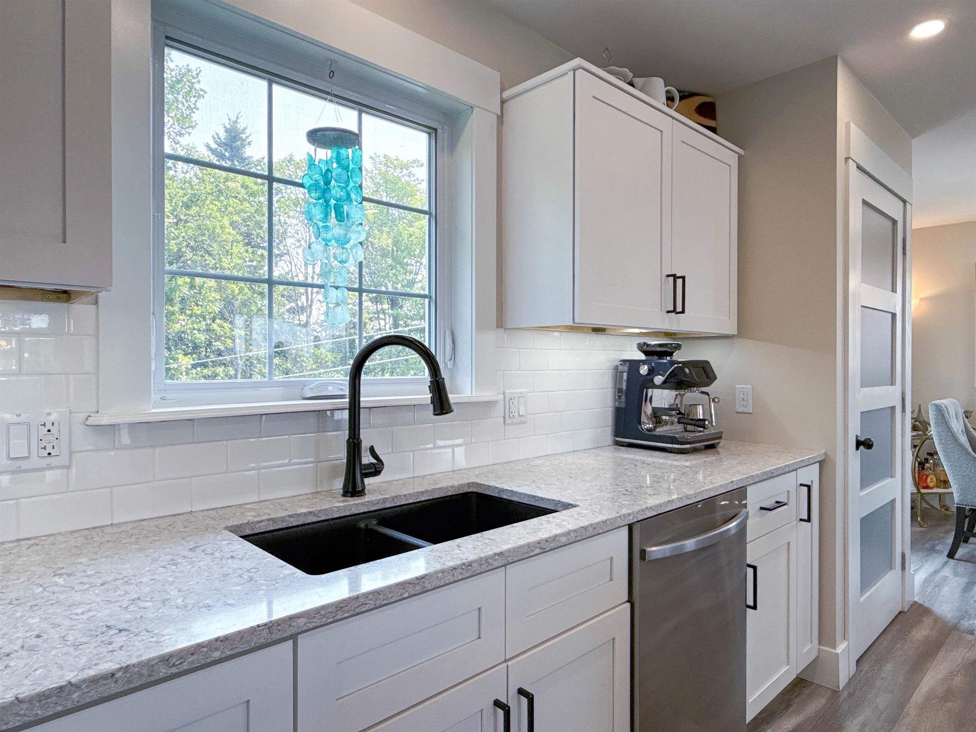 34 Waters Edge Lane, Cornwall, PE - Indoor Photo Showing Kitchen With Double Sink