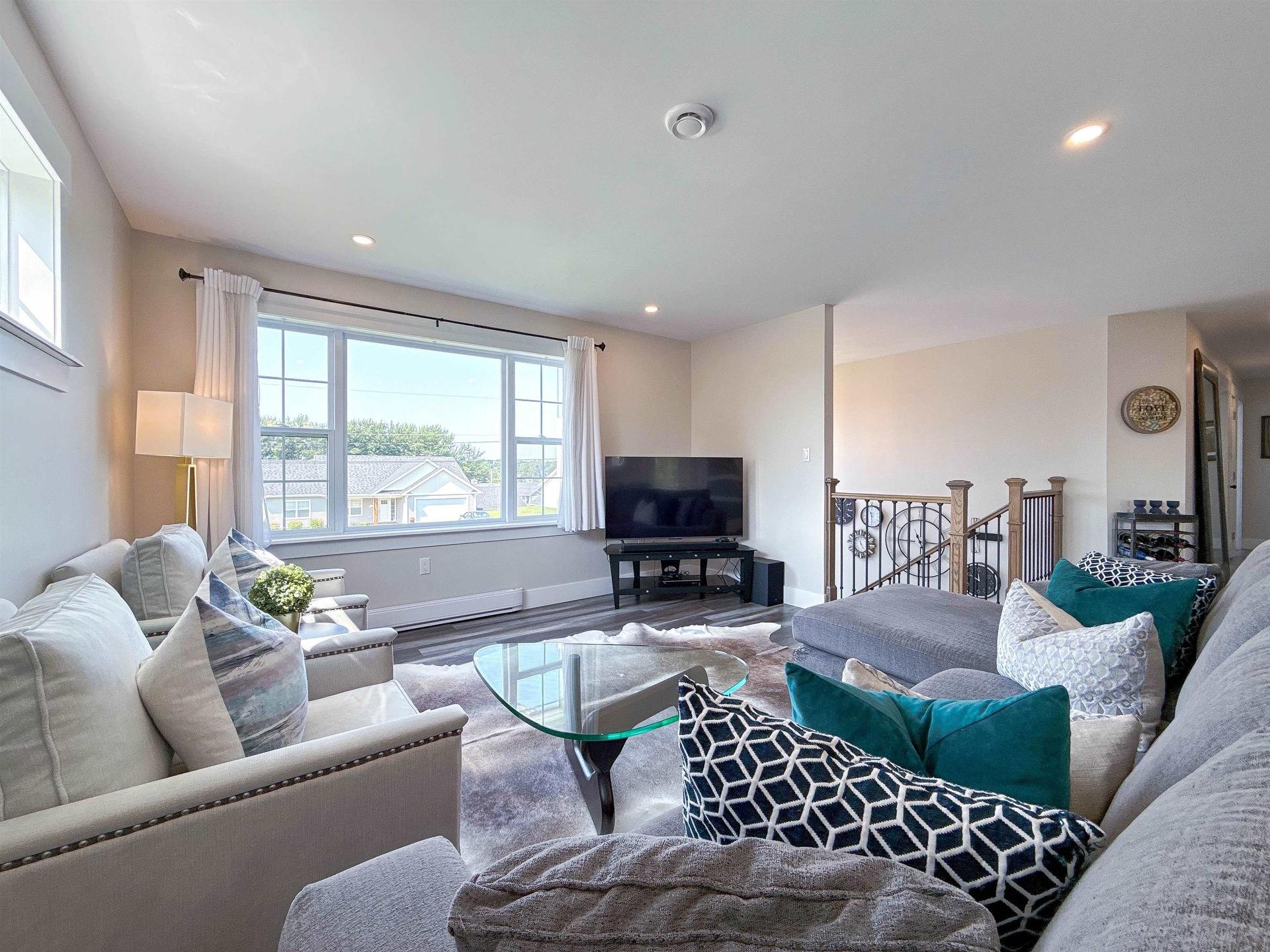 34 Waters Edge Lane, Cornwall, PE - Indoor Photo Showing Living Room
