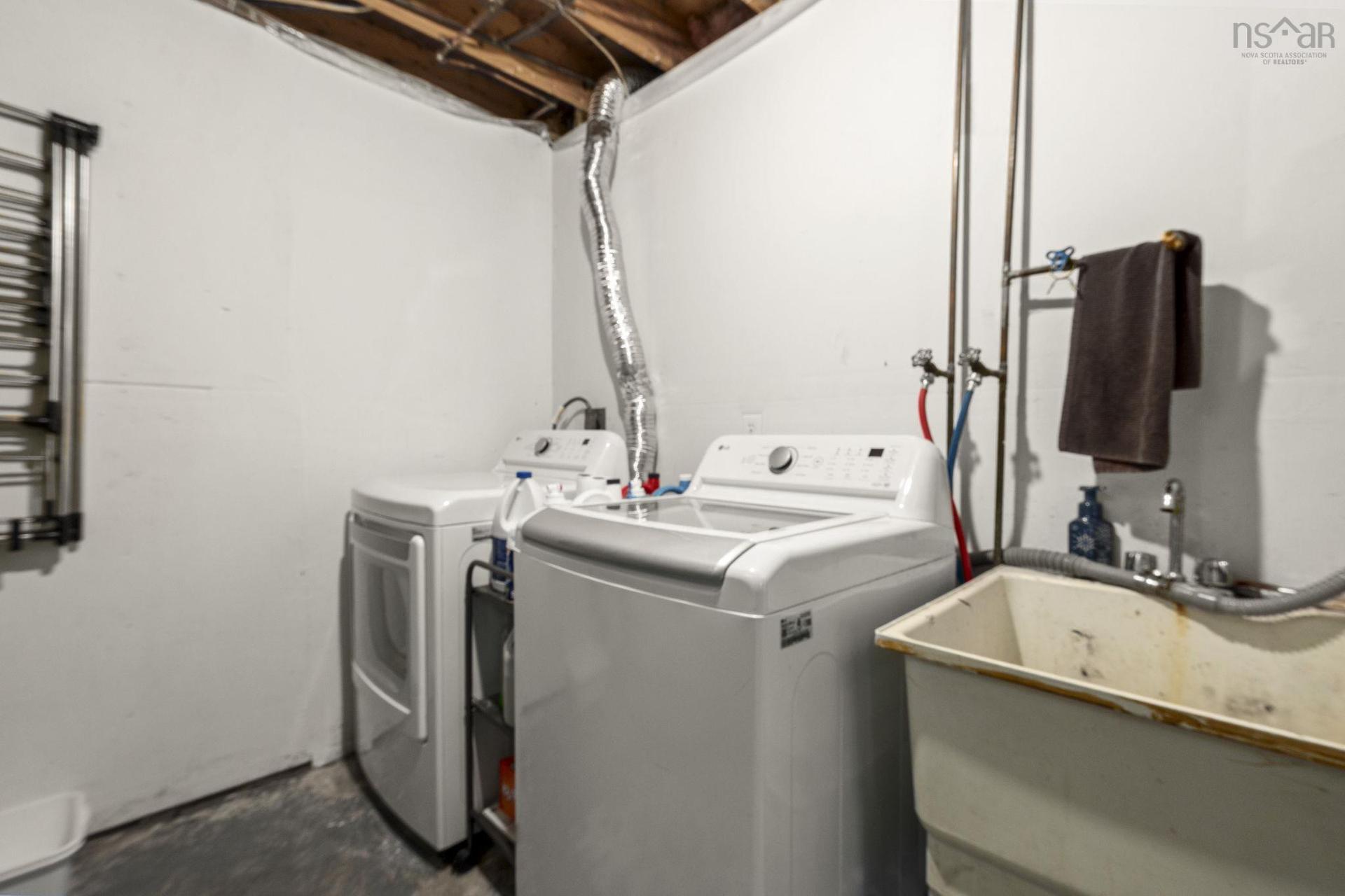 42 Paxton Drive, Cole Harbour, NS - Indoor Photo Showing Laundry Room