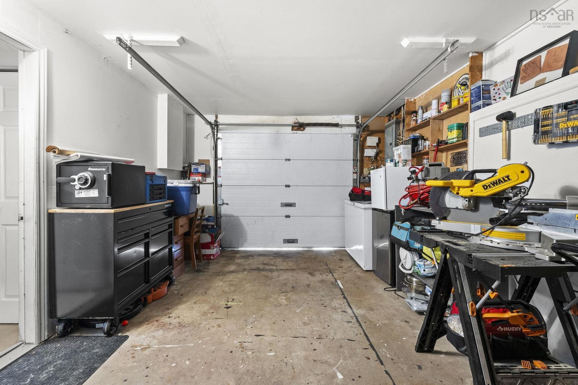 42 Paxton Drive, Cole Harbour, NS - Indoor Photo Showing Garage