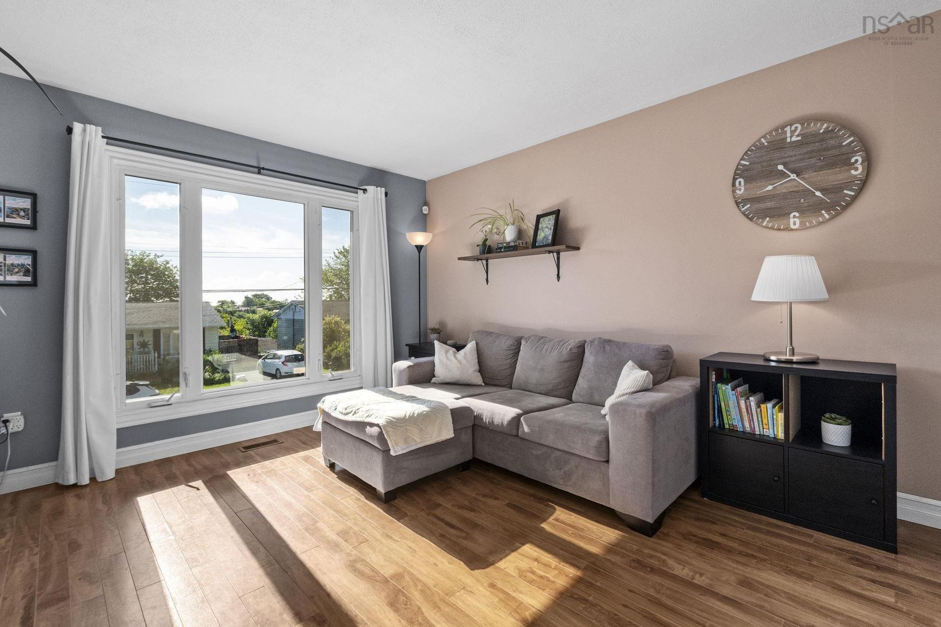 42 Paxton Drive, Cole Harbour, NS - Indoor Photo Showing Living Room